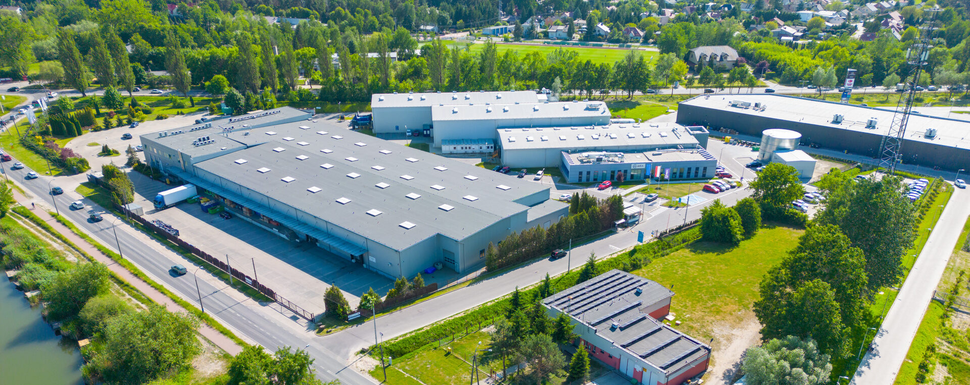 Commercial building roof